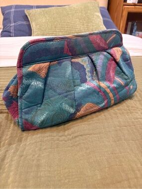 SALE 🌟 VINTAGE | Multi-Color Quilted Clutch